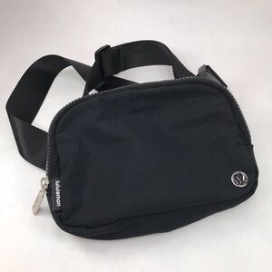 Lululemon Everywhere Belt Bag 1L Black Unisex Fanny Pack Crossbody Waist Bag